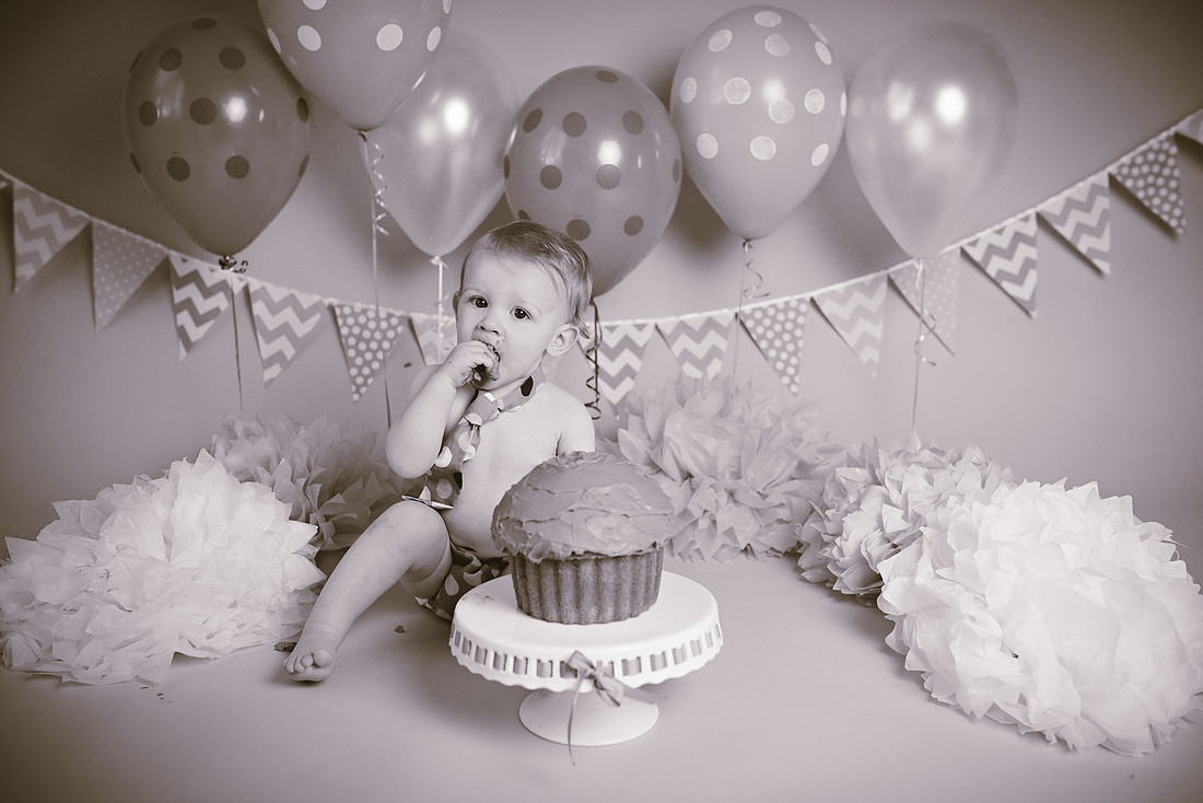 Calvin's Cake Smash  (25) BW