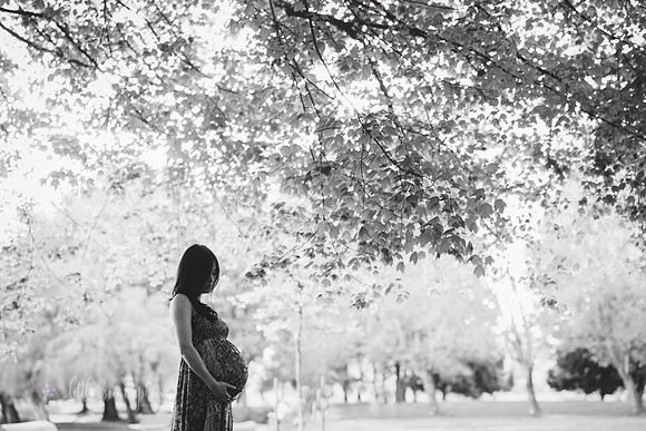 Hellen's Maternity Session  (1) BW
